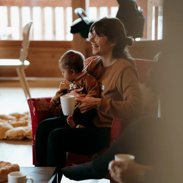Accompagnement mensuel maternité, future maman soutenue dans son quotidien de grossesse et post-partum.